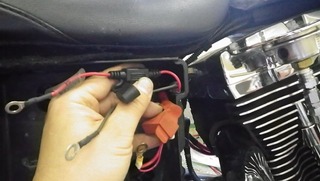 ハーレーのトリクル充電ハーネス
