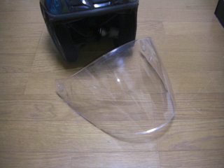 ヘルメットのシールド