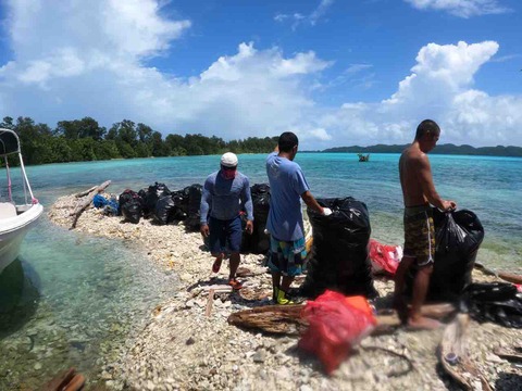 5CB908F7-E2E0-419A-8192-3A275934D128