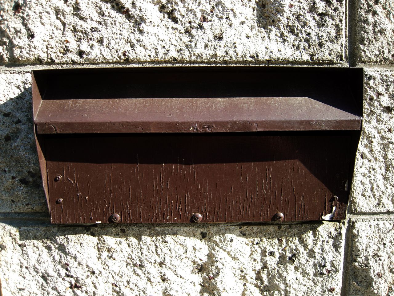 郵便受けのみすぼらしくなった板を交換した いえけあれぽーと ｄｉｙでプチリフォーム