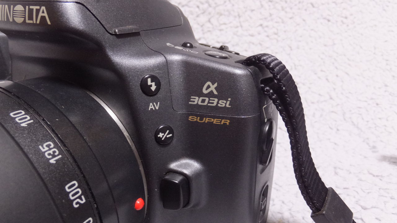 フィルムカメラ】Minotla α-303si SUPER : ヘンリー3世の フィルムカメラ】Minotla α-303si SUPER : ヘンリー3世の