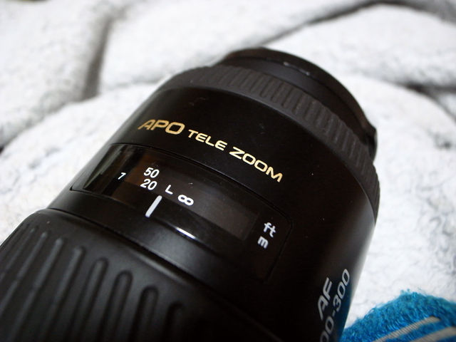 オールドレンズ】Minolta AF APO TELE ZOOM 100-300mm F4.5-5.6