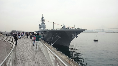 横浜大桟橋 海上自衛隊 DDH-183 護衛艦いずも 一般公開