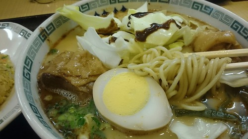 熊本拉麺 桂花 太肉麺 半チャンセット 熊本駅