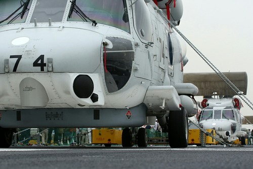 SH-60J 哨戒ヘリコプター 護衛艦いずも一般公開 横浜大桟橋