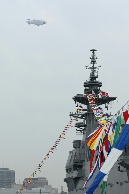 飛行船スヌーピーJ号 護衛艦いずも一般公開