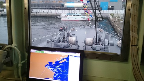 横浜新港埠頭 海上自衛隊 ASR-403 潜水艦救難艦ちはや 一般公開