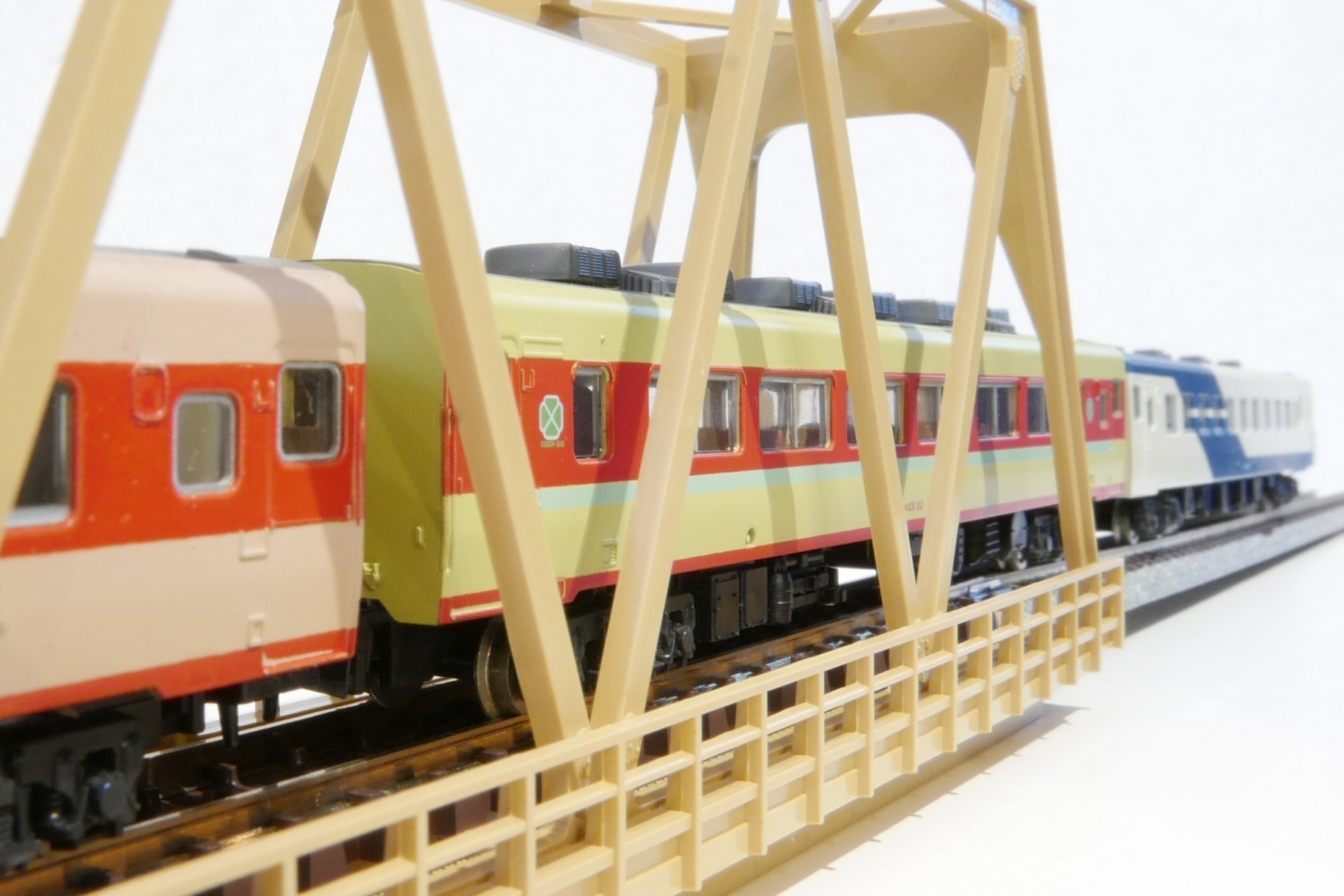 ようこそ熊猫鉄道へ！ ～ぱんこの撮影日記 新館～ : KATO キハ58系 キロ28 気動車