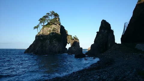 つりがね洞 小袖海岸