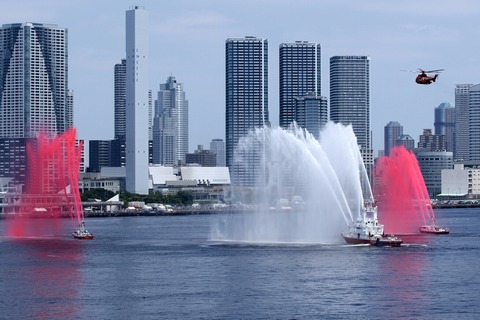 東京みなと祭 水の消防ページェント 紅白放水 レインボーブリッジ