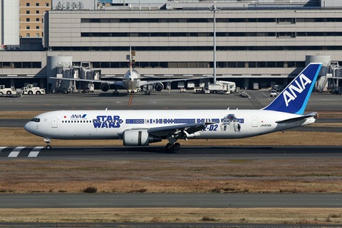 JA604A B767-300 ANA STAR WARS ANA JET RJTT