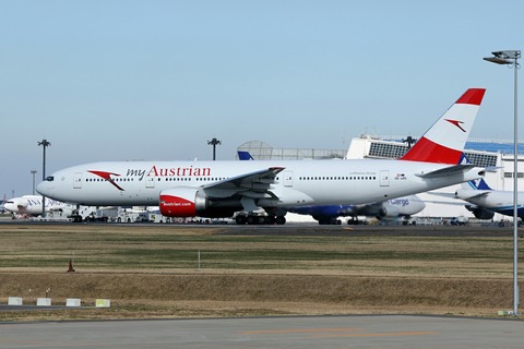 OE-LPD B777-200 AUA NEW COLOR RJAA