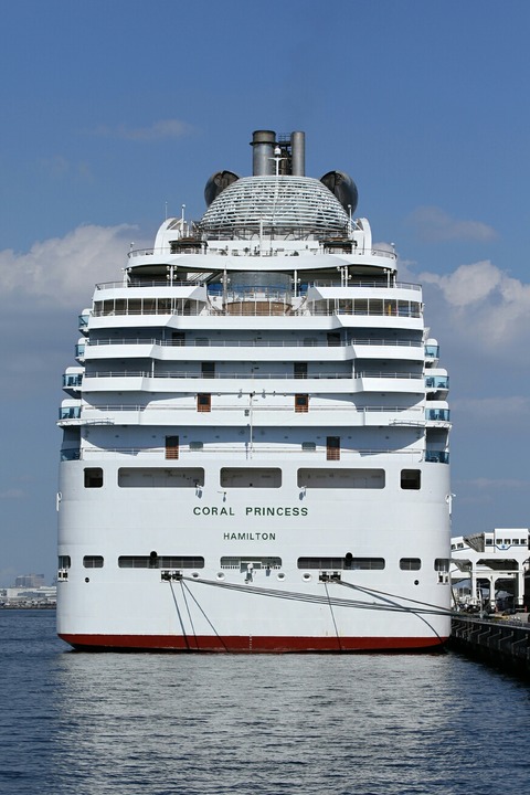 コーラル・プリンセス Coral Princess 横浜大桟橋 初寄港