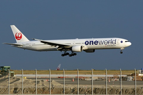JA752J B777-300 JAL one world RJTT