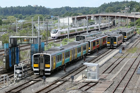 JR東日本 キハE130系気動車 水戸駅付近 千波大橋