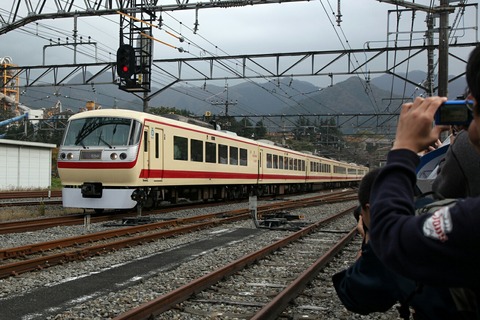 西武10000系電車 レッドアロークラシック 横瀬