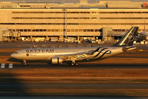 B-6528 A330-200 CSN SKY TEAM RJTT