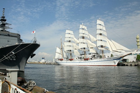 掃海母艦うらが & 帆船日本丸 第34回 横浜開港祭 新港埠頭