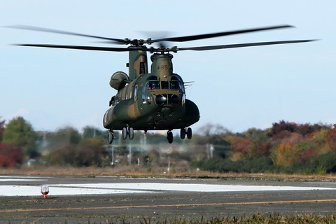 大型ヘリコプター地上滑走 立川防災航空祭 陸上自衛隊 立川駐屯地