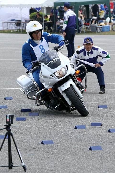 白バイ バランス走行競技 第40回警視庁白バイ安全運転競技大会