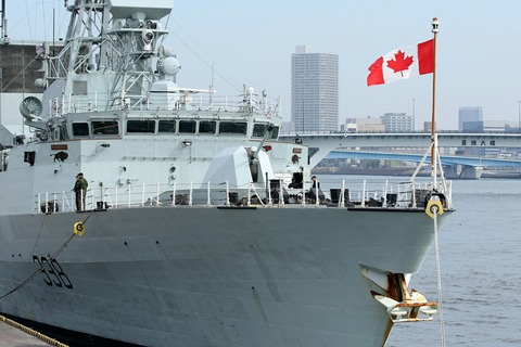 カナダ海軍 FFH-338 HMCS WINNIPEG 晴海埠頭