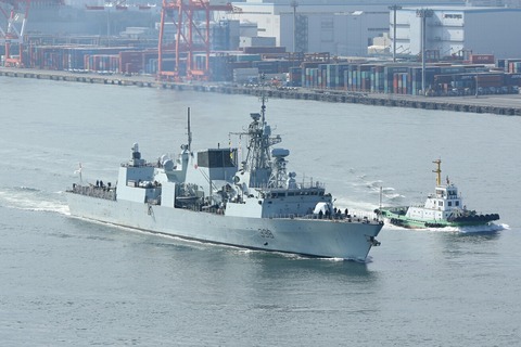 カナダ海軍 FFH-338 HMCS WINNIPEG レインボーブリッジ