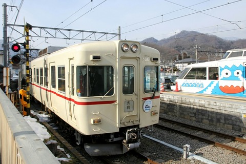 富士急行 1000形 京王5000系塗装 大月駅