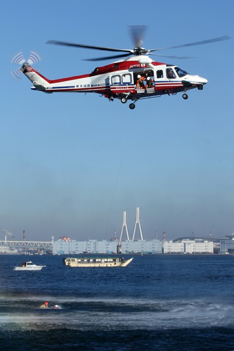 JA152Y AW139 横浜消防出初式 航空救助訓練