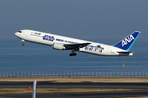JA604A B767-300 ANA STAR WARS ANA JET RJTT