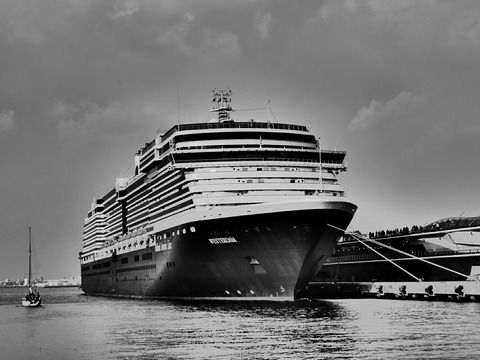 ウエステルダム Westerdam 横浜大さん橋 象の鼻パーク