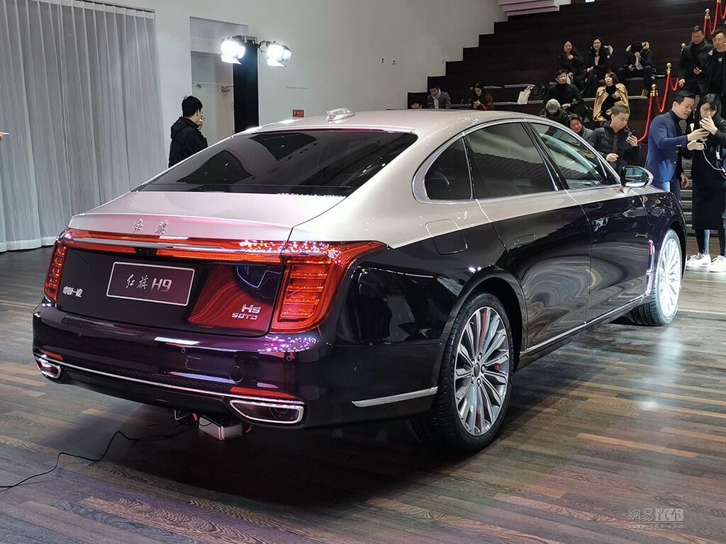 ニュース 中国の高級車 紅旗 新型車を発表 デザイナーは元ロールスロイス これはカッコいい パンダの車とグッズのblog ニュース 中国の高級車 紅旗 新型車を発表 デザイナーは元ロールスロイス これはカッコいい パンダの車とグッズのblog