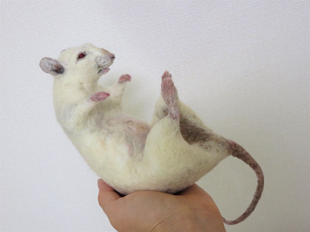 ラット 白 羊毛の苑 生き物羊毛フェルト ラット 白 羊毛の苑 生き物羊毛フェルト