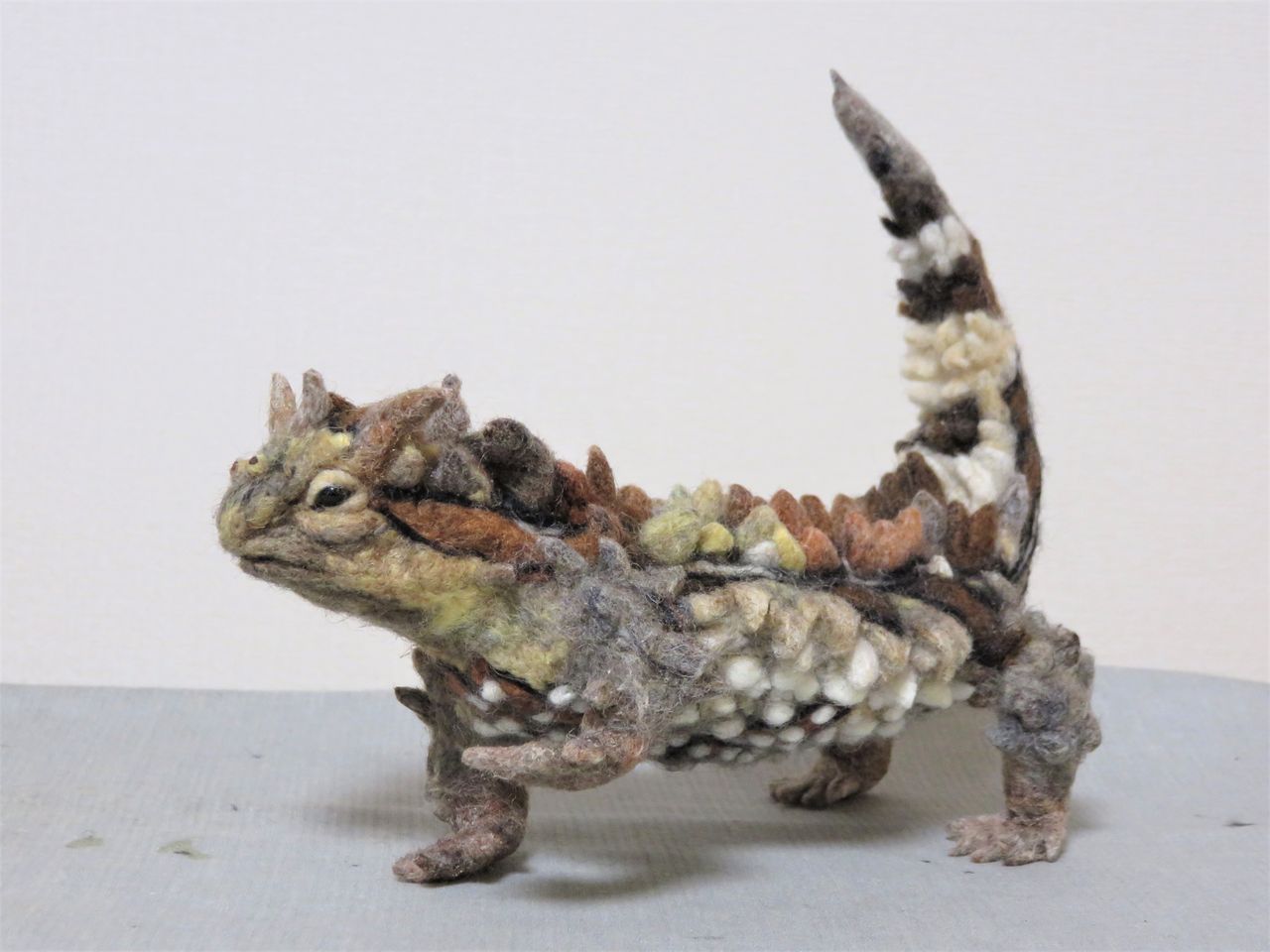 モロクトカゲ 羊毛の苑 生き物羊毛フェルト モロクトカゲ 羊毛の苑 生き物羊毛フェルト