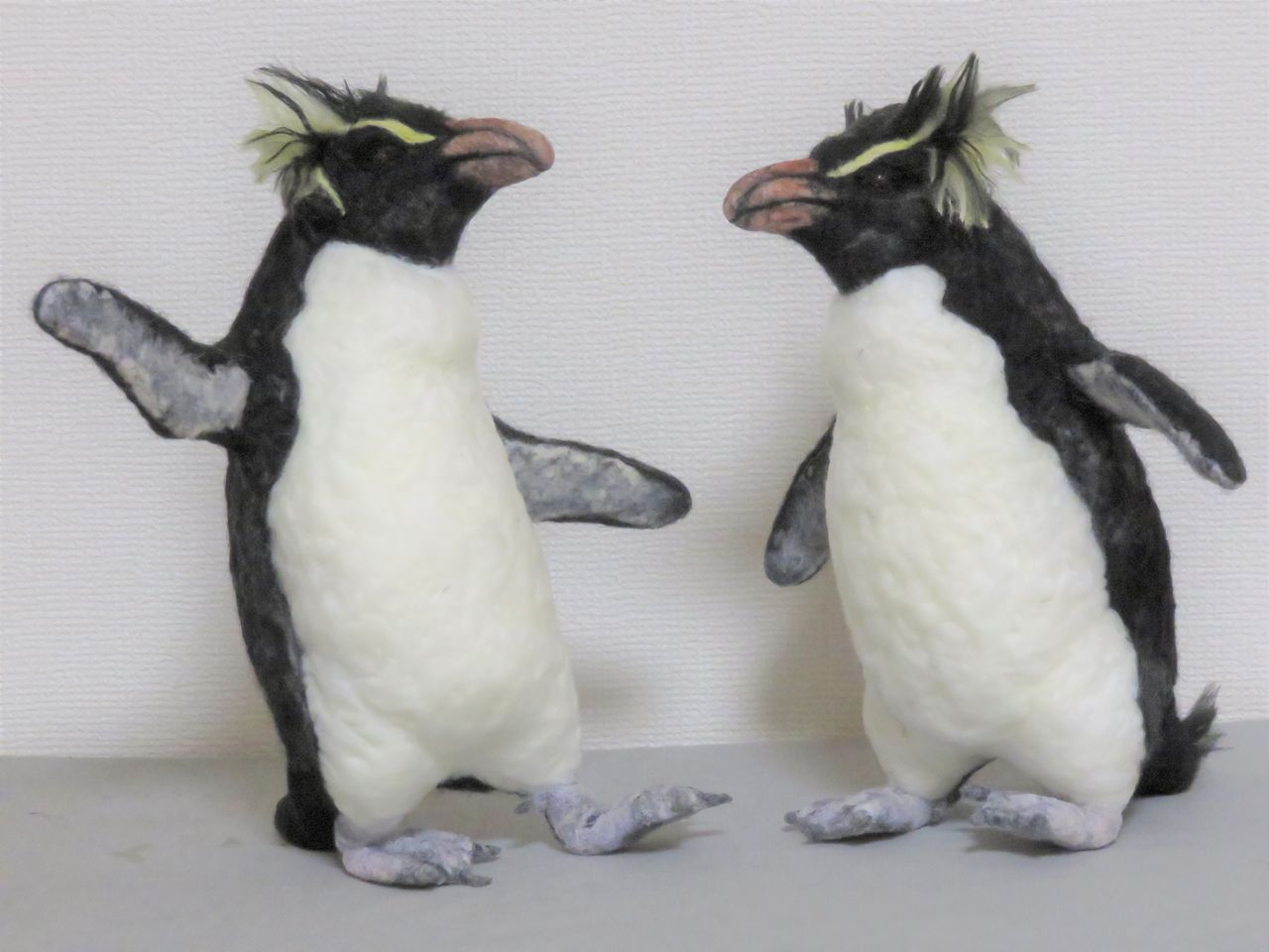イワトビペンギン2体 羊毛の苑 生き物羊毛フェルト イワトビペンギン2体 羊毛の苑 生き物羊毛フェルト