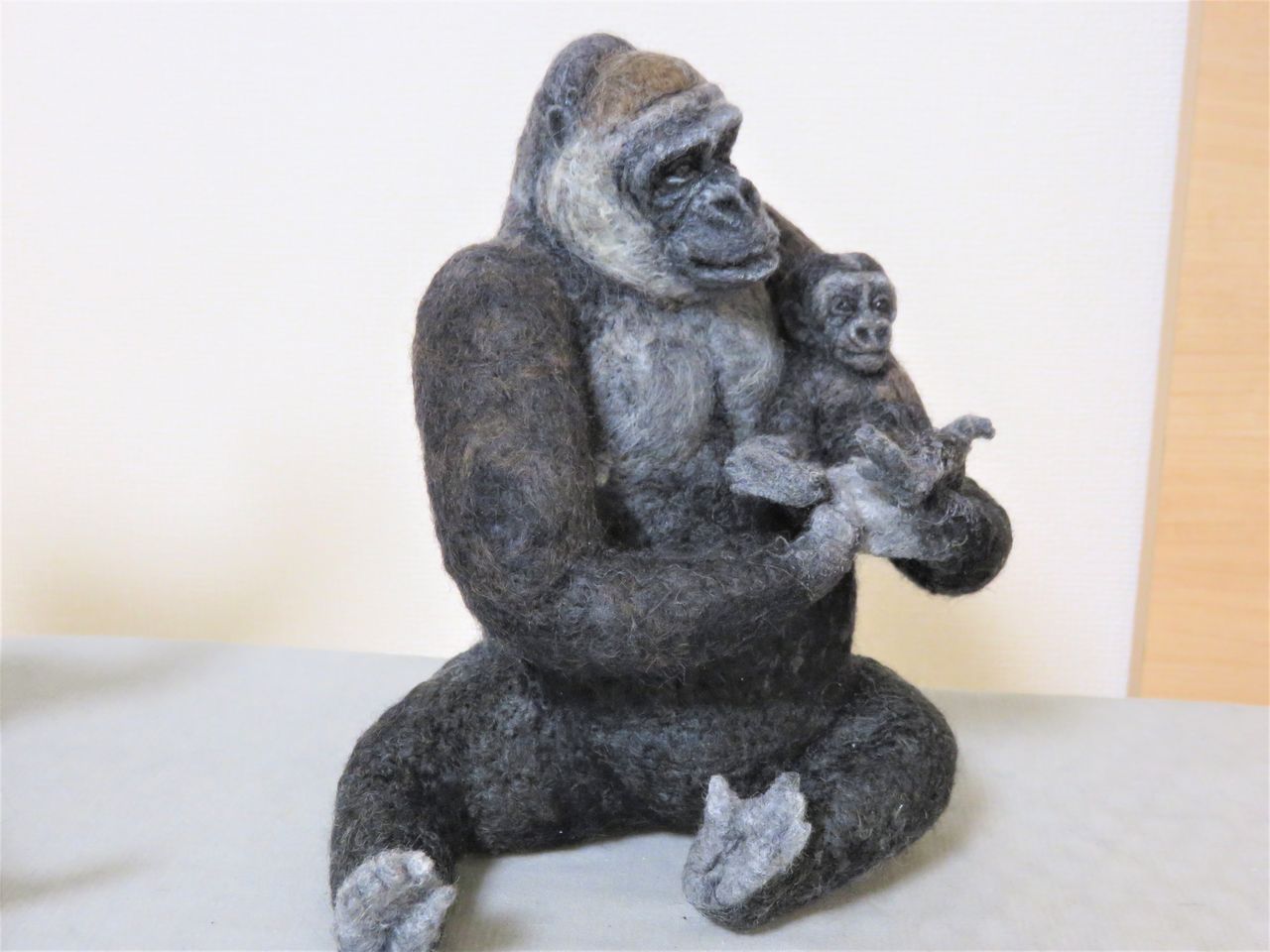 ゴリラ メス 赤ちゃん 羊毛の苑 生き物羊毛フェルト ゴリラ メス 赤ちゃん 羊毛の苑 生き物羊毛フェルト
