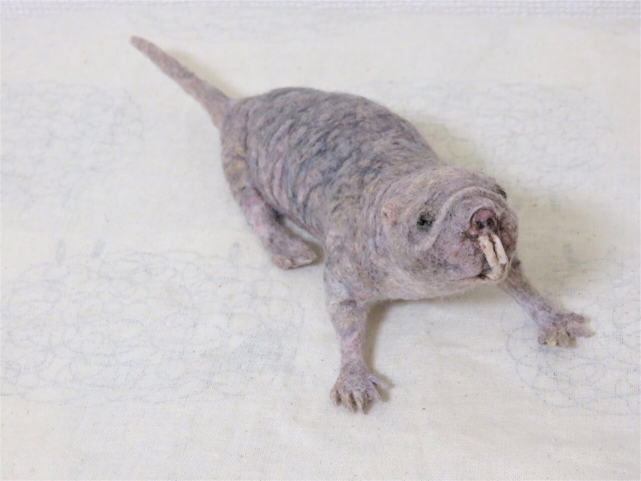 ハダカデバネズミ② : 羊毛の苑～生き物羊毛フェルト～