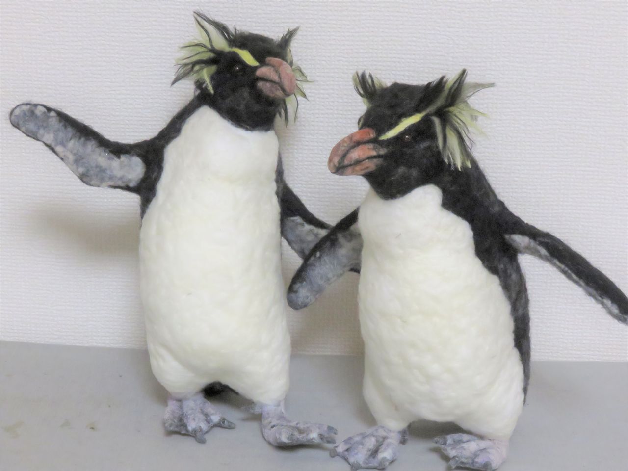 イワトビペンギン2体 羊毛の苑 生き物羊毛フェルト イワトビペンギン2体 羊毛の苑 生き物羊毛フェルト