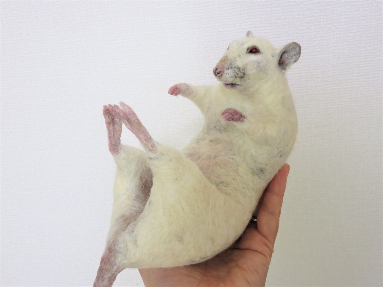 ラット 白 羊毛の苑 生き物羊毛フェルト ラット 白 羊毛の苑 生き物羊毛フェルト