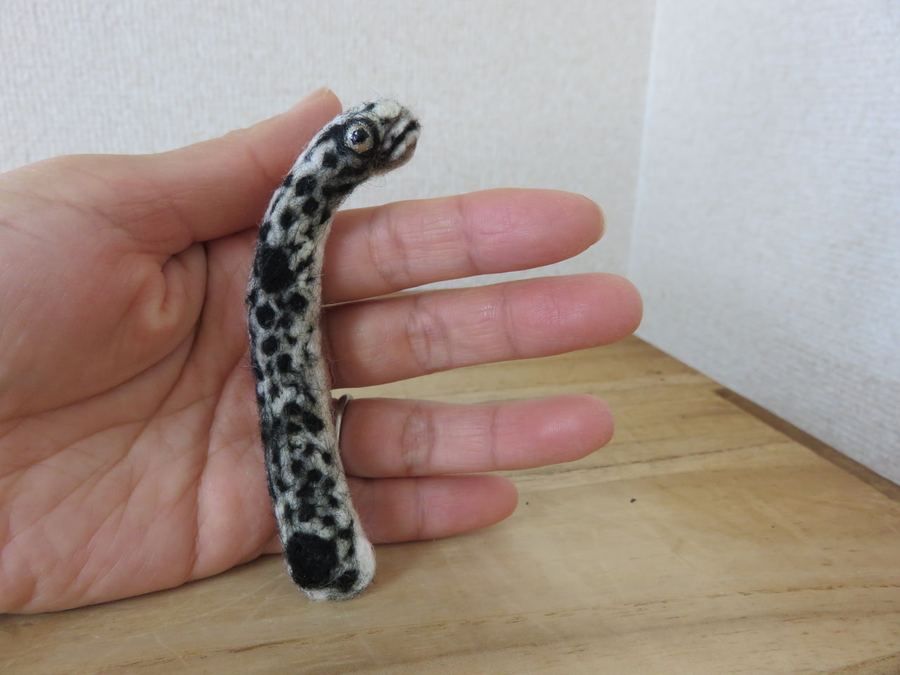 ブローチ集 アルパカ2種 チンアナゴ ヘビ シロヘラコウモリ 羊毛の苑 生き物羊毛フェルト ブローチ集 アルパカ2種 チンアナゴ ヘビ シロヘラコウモリ 羊毛の苑 生き物羊毛フェルト