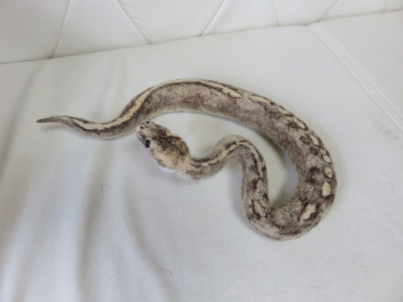 ボールパイソン シャンパン 羊毛の苑 生き物羊毛フェルト ボールパイソン シャンパン 羊毛の苑 生き物羊毛フェルト