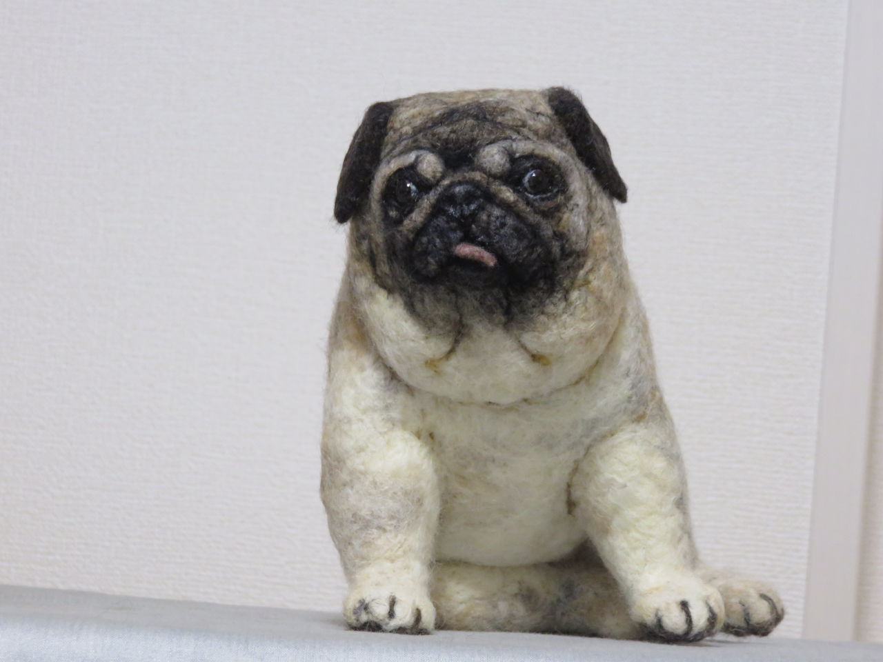 羊毛フェルト　見上げるパグさん。 Making a Pug with Needle Felting - YouTube