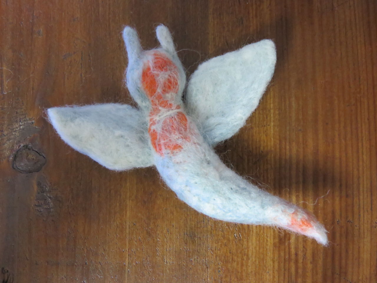 クリオネのブローチ 羊毛の苑 生き物羊毛フェルト