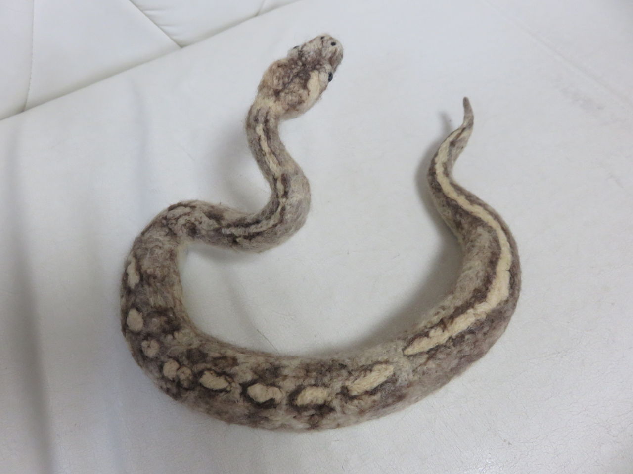 ボールパイソン シャンパン 羊毛の苑 生き物羊毛フェルト ボールパイソン シャンパン 羊毛の苑 生き物羊毛フェルト