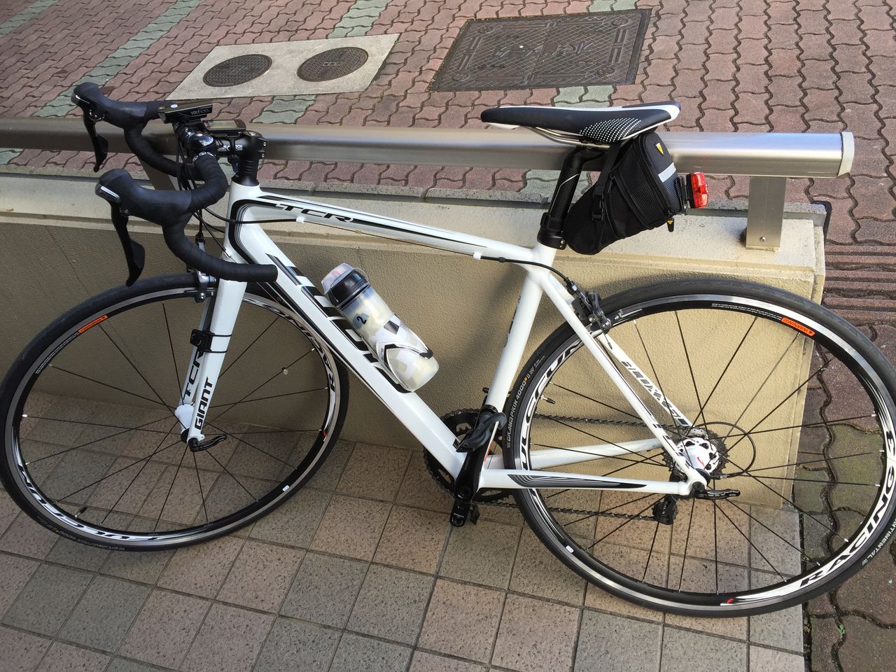 おにゅー ホイール それとなく自転車