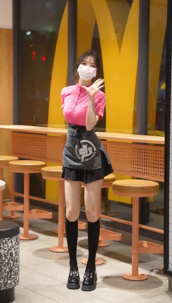 マクドナルド制服エッチ 画像】中国のマクドナルド、制服がエッチだと話題に : アナ速‐女子アナ画像速報