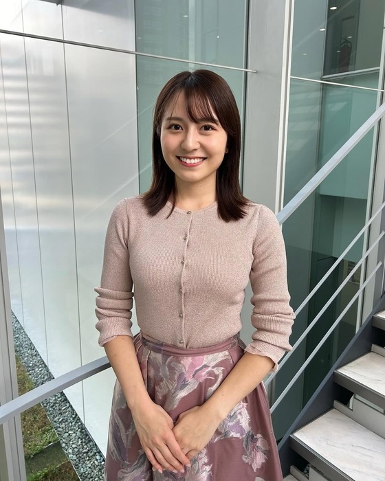 三山賀子アナ１