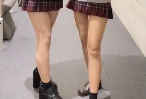 女子高生のミニスカ