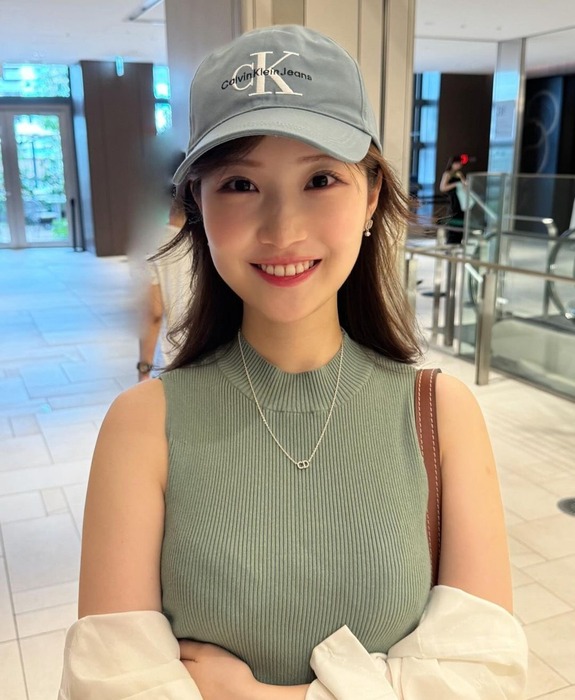 野村彩也子アナがおっぱい強調