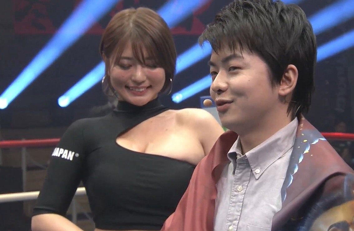 ラウンドガールエロ 画像】スト6のイベントで巨乳ラウンドガールがエロボディ過ぎてそっちがトレンド入りしてしまう : アナ速‐女子アナ画像速報