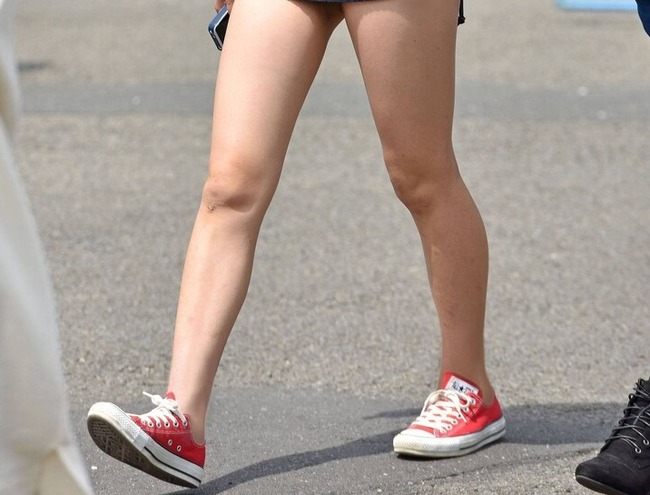 女子高生の脚